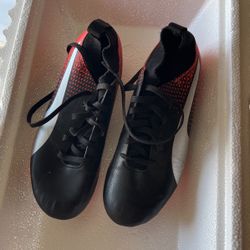 Kids Soccer Shoes Sz 4.5