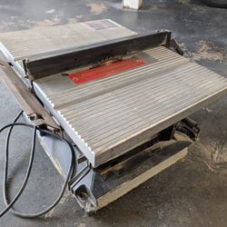 Delta 8" Table Saw 