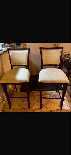 Wood bar stools set