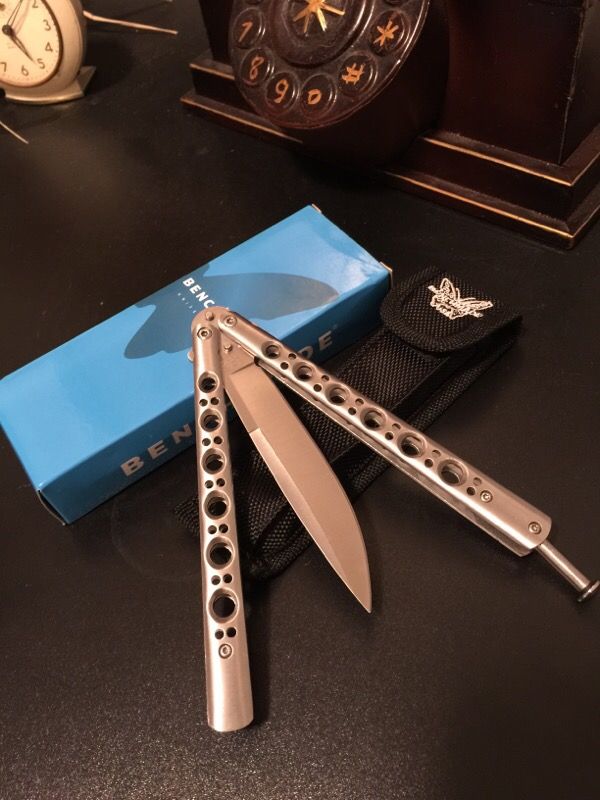 BENCHMADE BUTTERFLY KNIFE / BM42