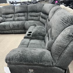 Power Recliner Sectional With 3 Recliner And USB Port 