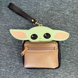 Loungefly $20 Disney Star Wars Grogu Clutch **NEW**