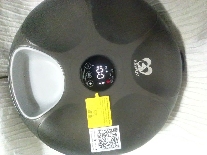 Automatic Cat Feeder With Clock And Lights