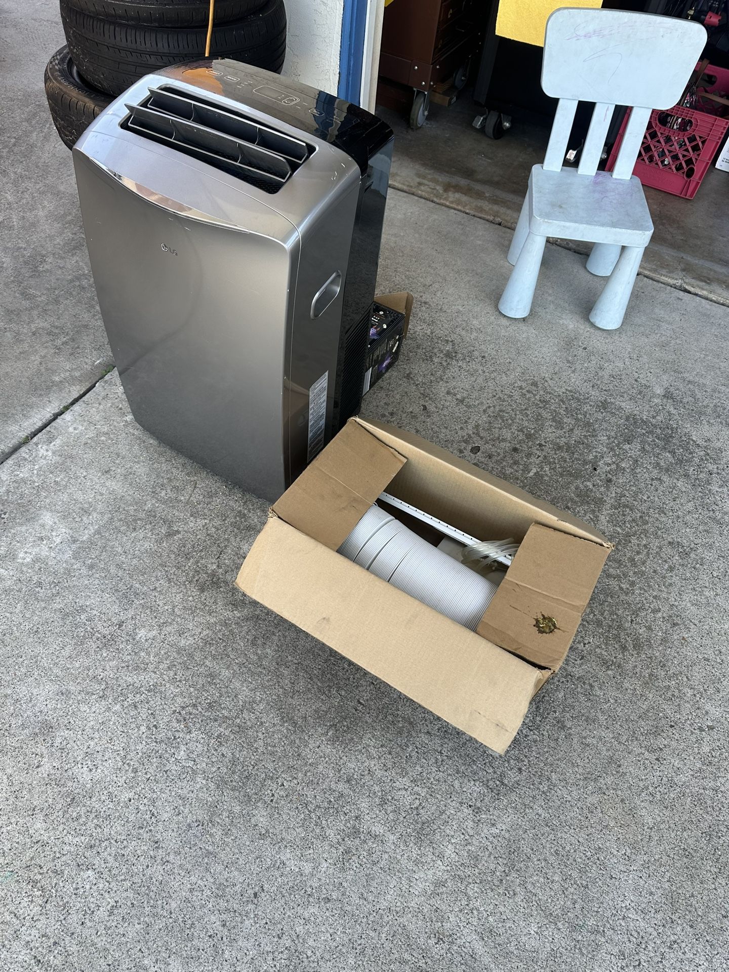 Portable Air Conditioner 14,000 BTU/Hr & Heater