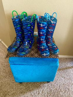 Kids Boots lights up size 6 $10 each