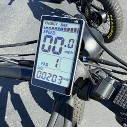 AKEZ - 16” Kids E-Bike - Only 200 Miles - Fat Tire Electric Bike - Excellent Condition