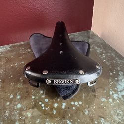 Brooks B-17 Saddle - Black