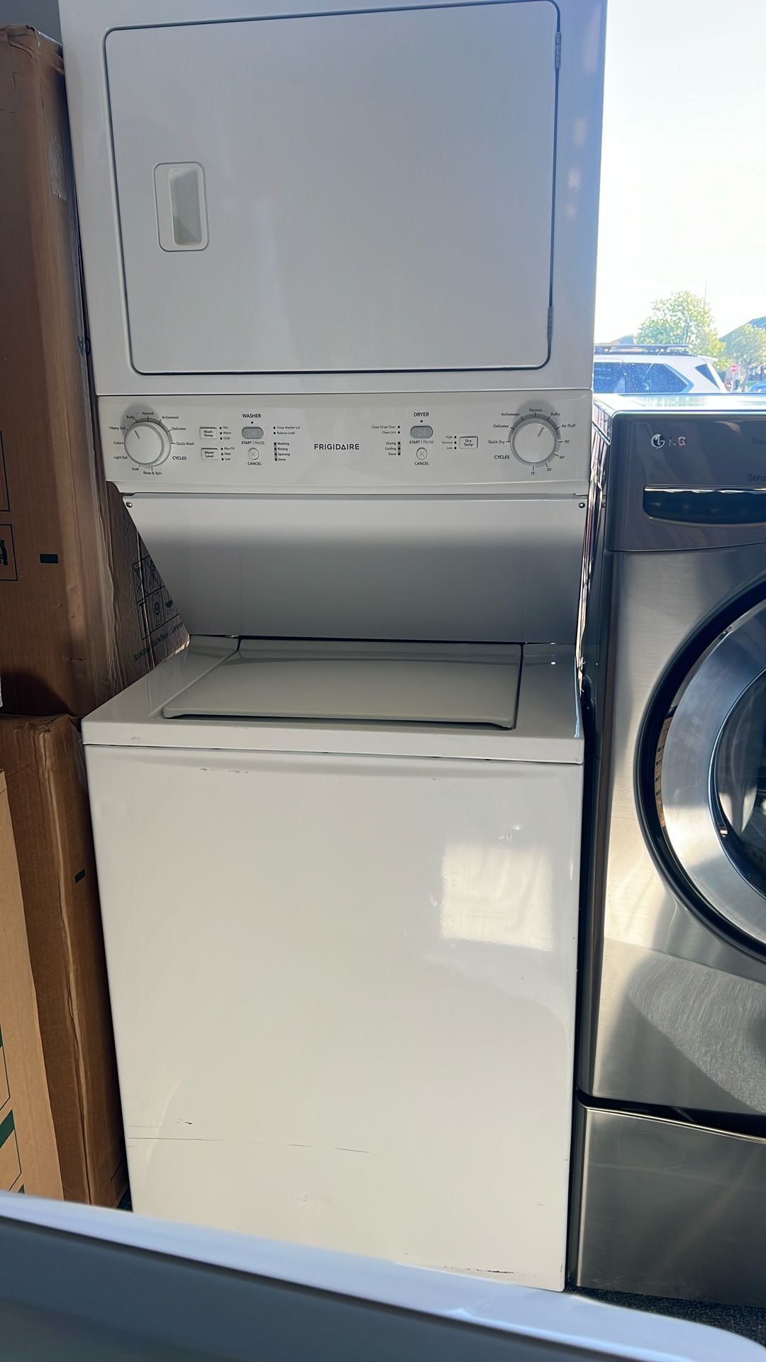 27” Frigidaire Washer And Dryer Set  Stackable 
