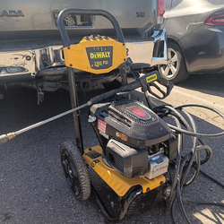 Dewalt gas powered pressure washer 3300 PSI