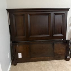 Bed frame (Queen size )