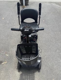 Drive scooter