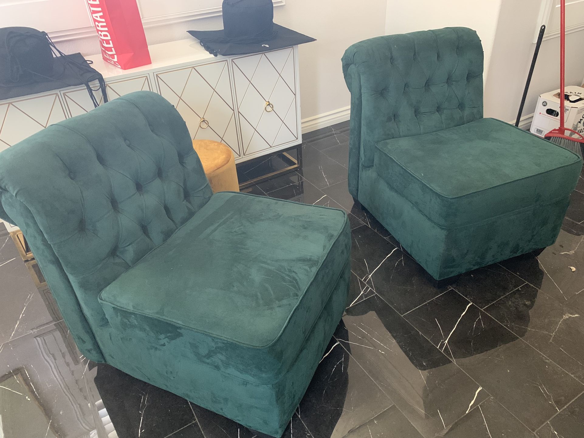 Green hunter sofa chairs excellent condition $80 each or best offer