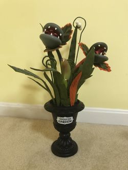 Hyde and Eek Target Exclusive - Ghoulish Garden Scary Plant Halloween Decoration