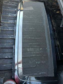 07-10 Sierra HD grill w/metal insert 