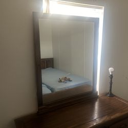 Mirror/dresser