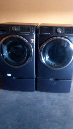 550 Samsung washer and dryer and pedestals comes with a 90-day warranty free parts and labor