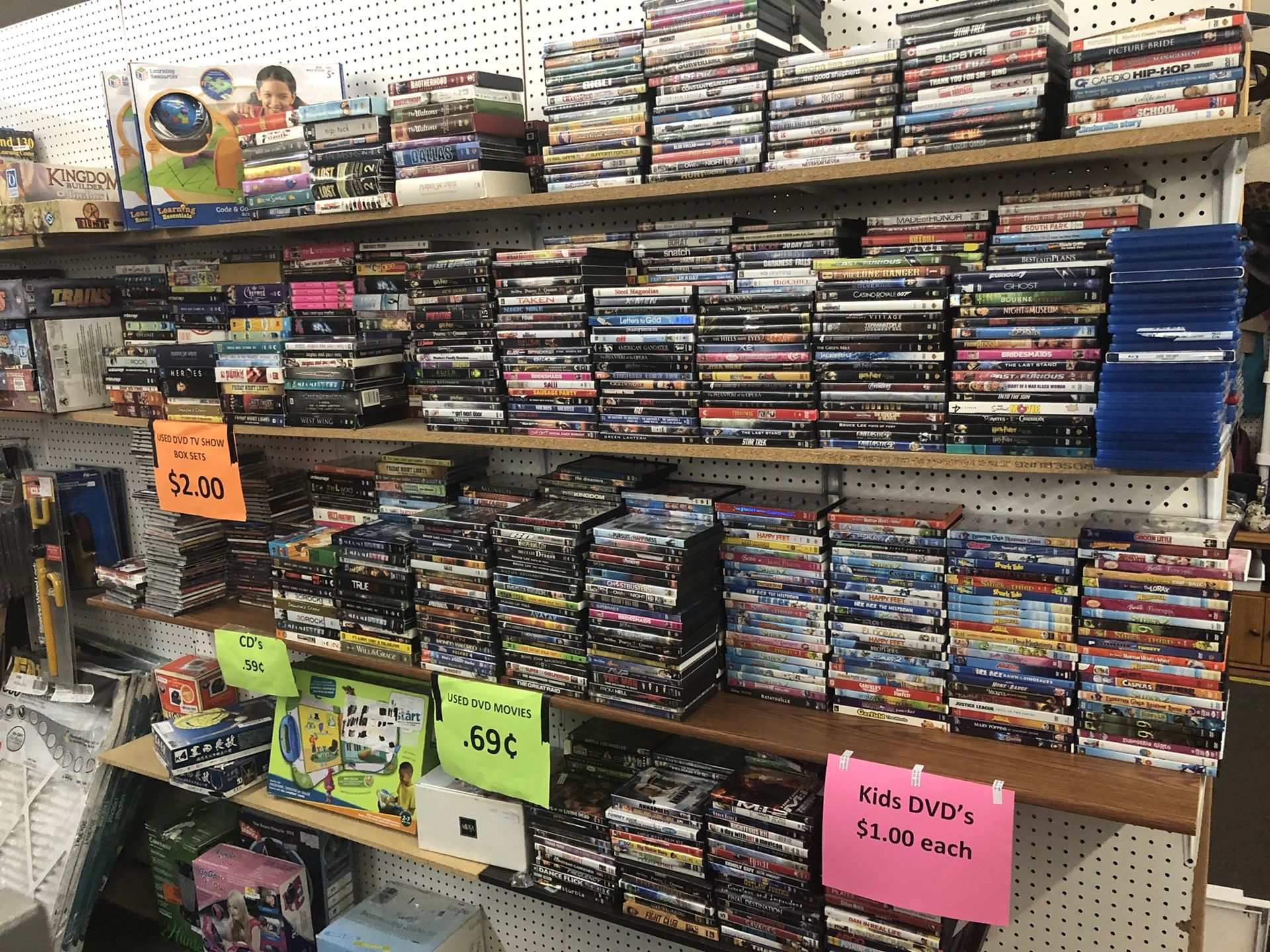 Massive dvd dvds blowout sale 1500 movies 69 cents each