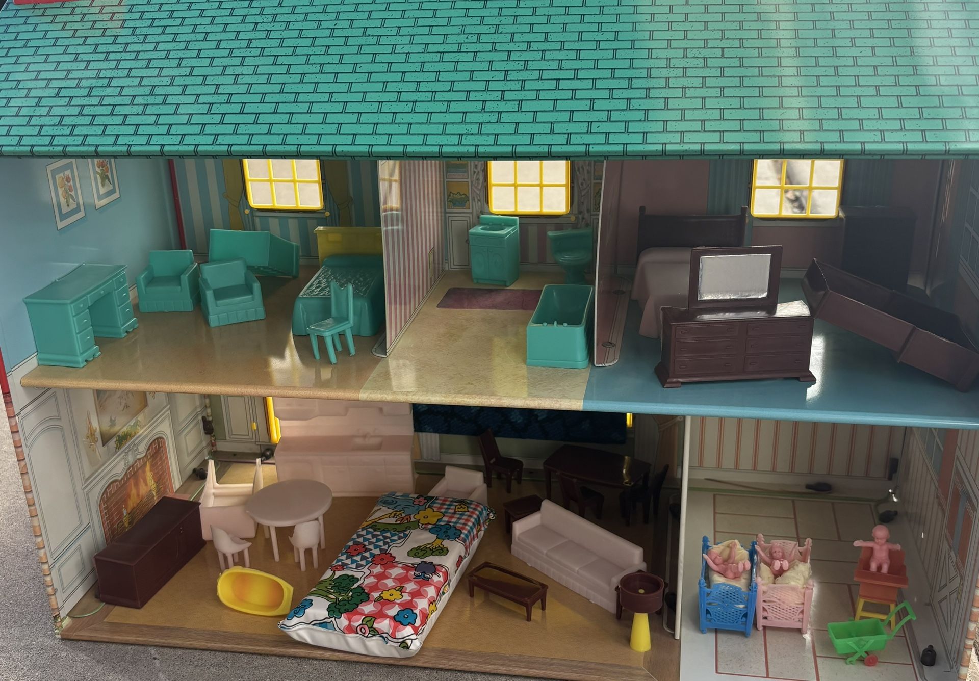 Vintage Dollhouse Accessories 125.00