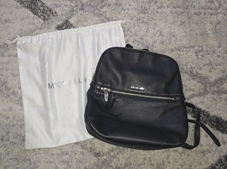 Michael Kors
Leather Backpack Handbag 