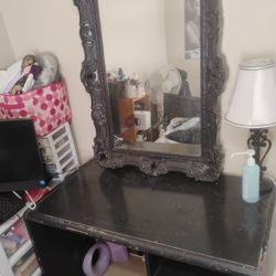Vanity Set Table And Mirror 