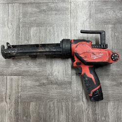Milwaukee Caulk & Adhesive Gun W Battery *5078