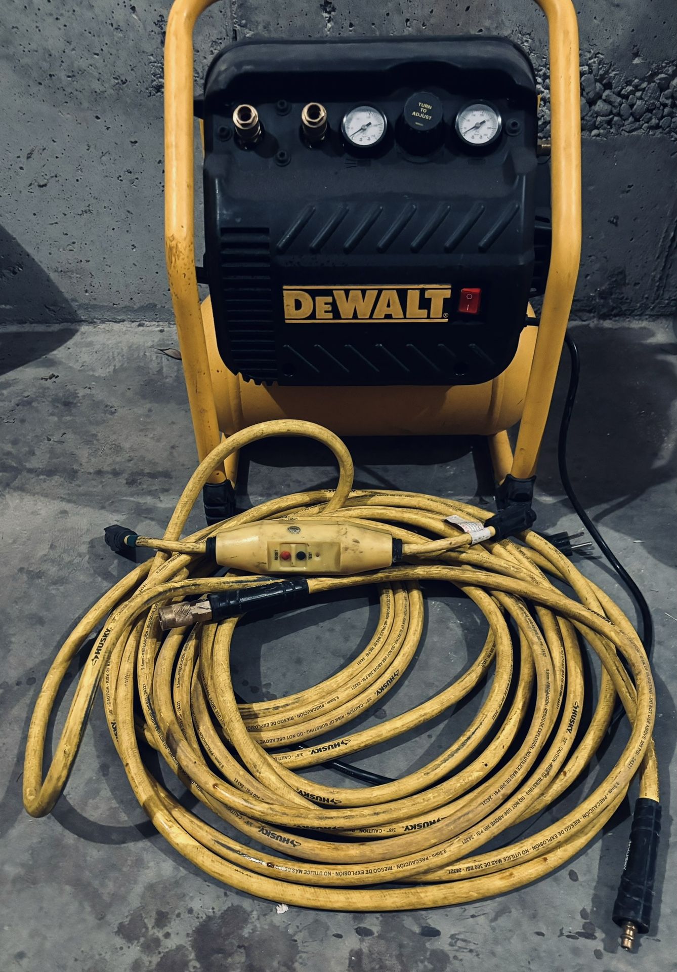 DEWALT Air Compressor for Trim, 200-PSI Max, Quiet Operation