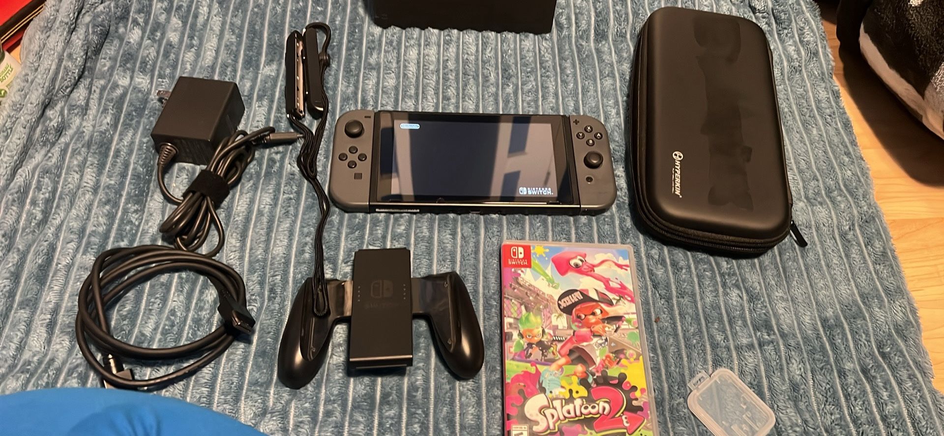 NINTENDO SWITCH WITH SPLATOON 2, 256GIG MEMORY CARD, JOYCON GRIP, CASE, DOCKING STATION AND HDMI NO TRADES CASH ONLY NO VENMO, ZELLE OR CASH APP