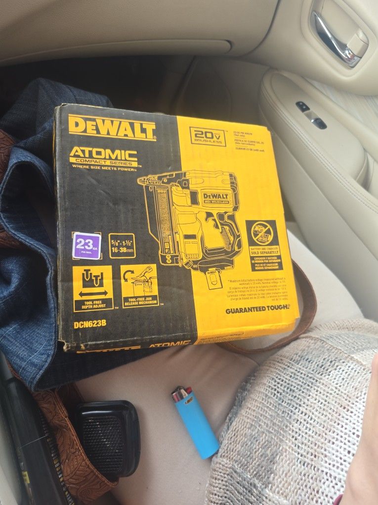 DeWalt 20v Brushless Nail Gun
