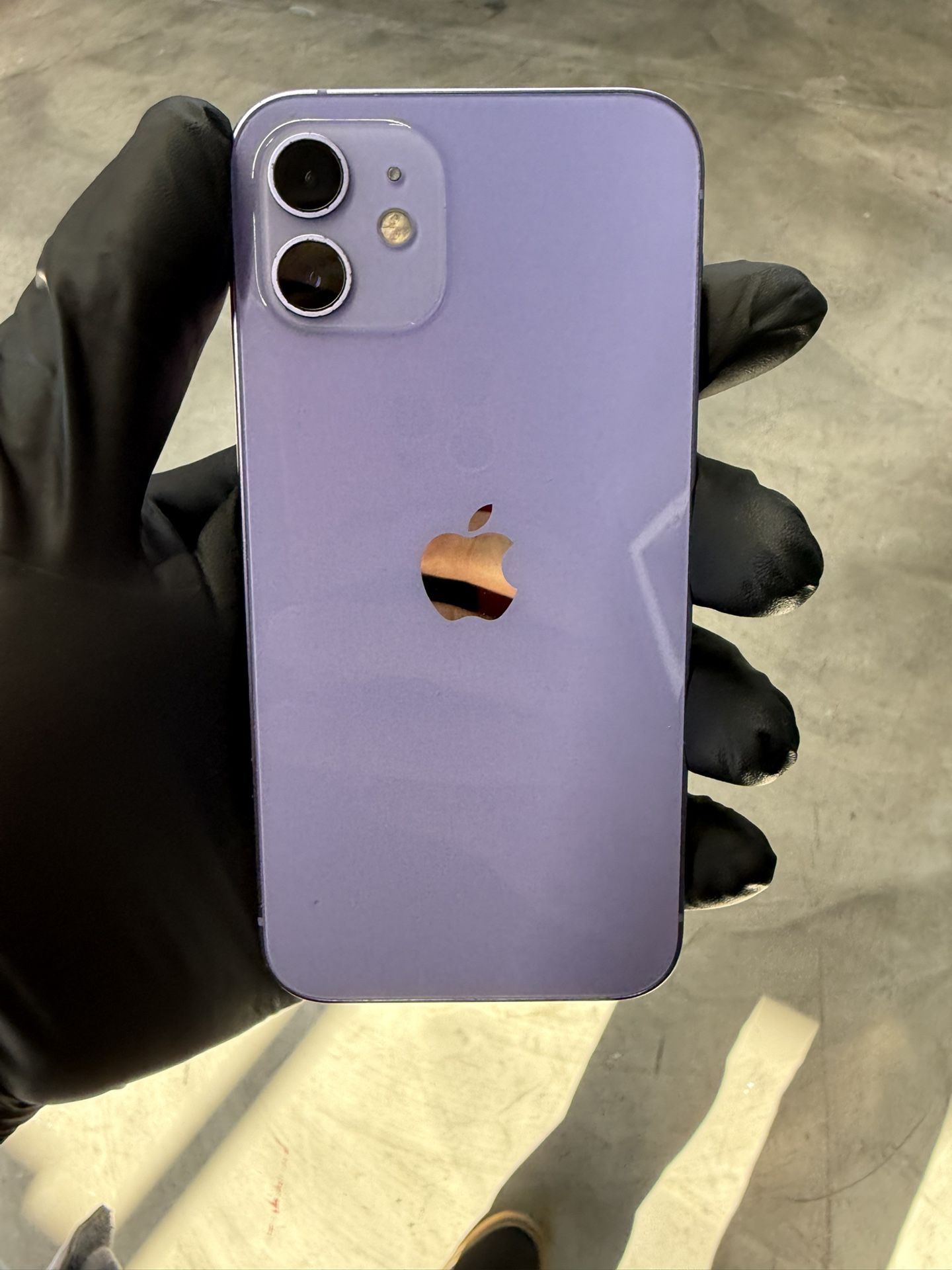 iphone 12 (Unlocked)