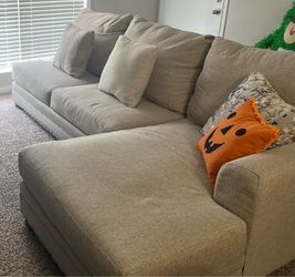 Small sofa w/ small legs