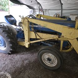 1967 Ford 2000 tractor with attachments
