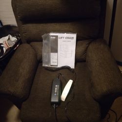 NEW! Recliner Chair / Electric / Lift Assist /Fully Reclines