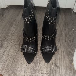 Woman’s Buckle Heels Size 8 