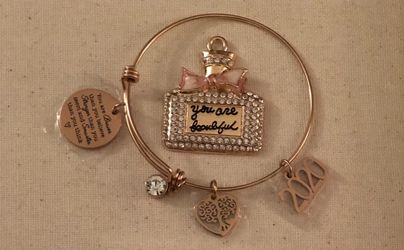 2020 Inspiration Bracelet & Key Chain Charm $15 or just a key Chaim charm?