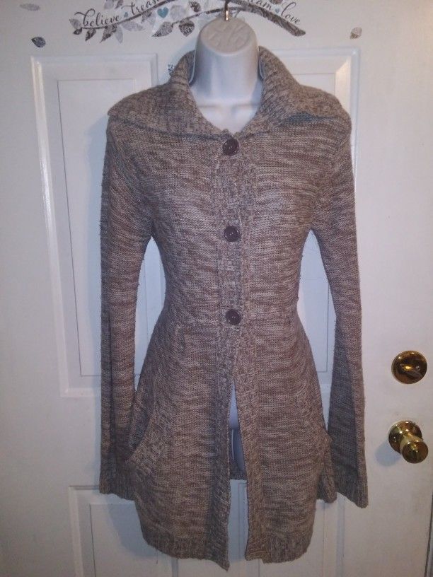 Medium Knit Sweater/Cardigan Light Brown