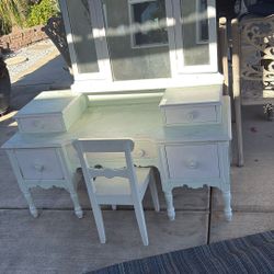 Wood Vanity For Girls 
