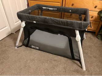 Guava Lotus Travel Crib
