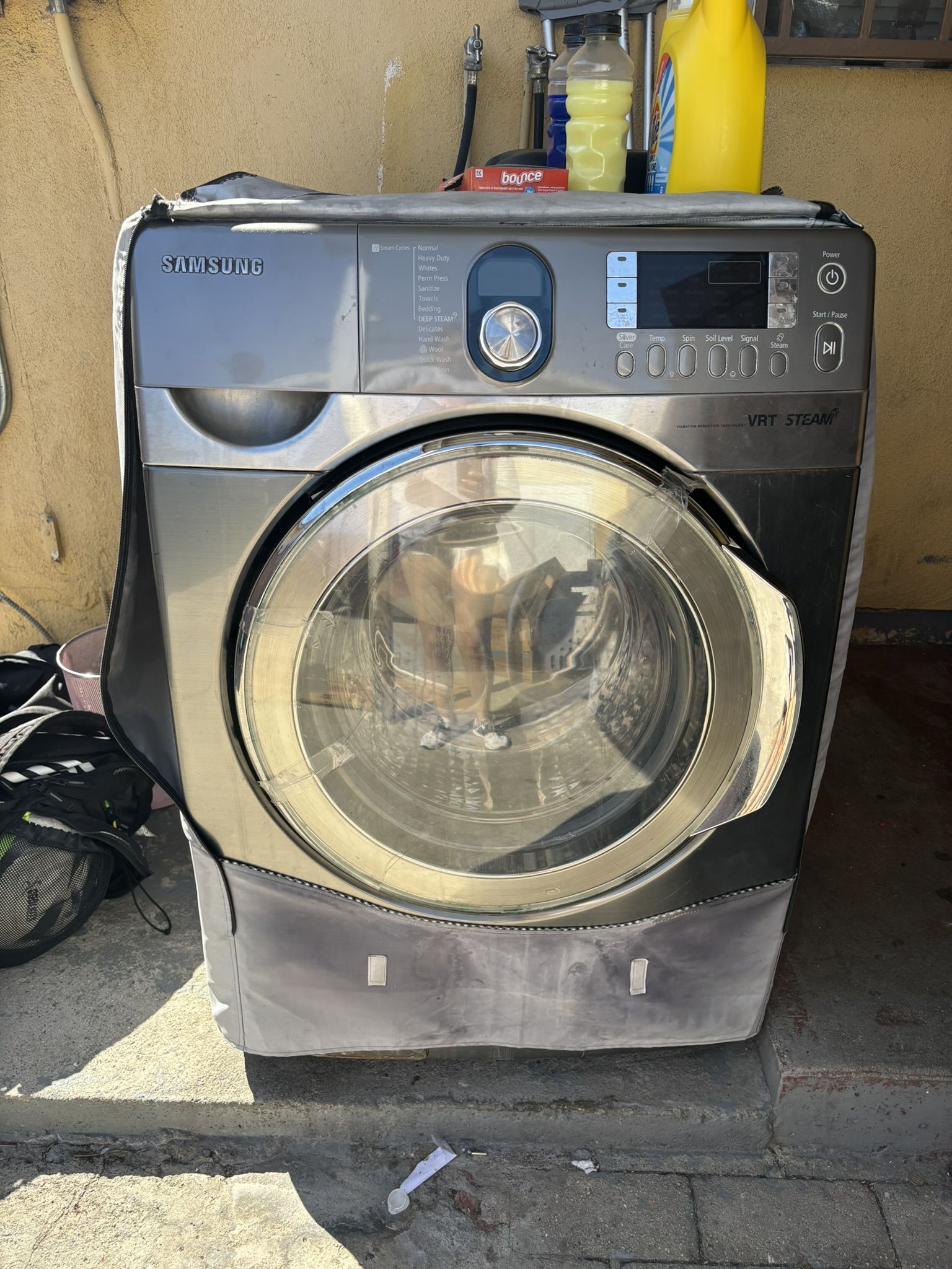 SET WASHER AND DRYER