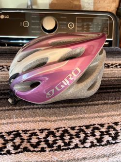 Women’s Giro Kaya cycling helmet