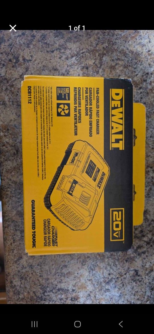 DEWALT Charger DCB1112