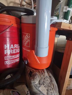 Brand New 40 Quart Rubbermaid Cooler