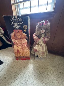 Vintage Working Porcelain Animated Doll "Lindsey" with Original Box
