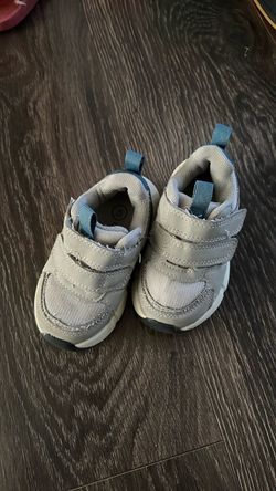 Toddler sneakers — good condition!!