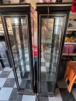 1 Black and Gold Curio Display Cabinet