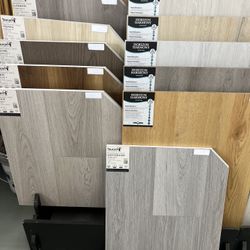 Vinyl & Laminate Flooring / Pisos $1.39 
