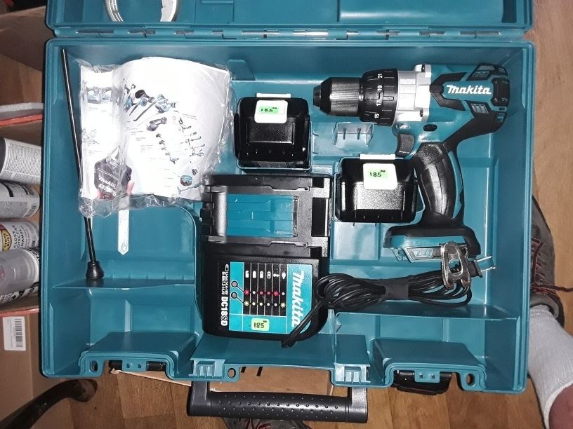 $180 No Less Makita Xph07 Hammer Drill Kit Complete With Two Brand New Batteries Charger And Hard Shell Case