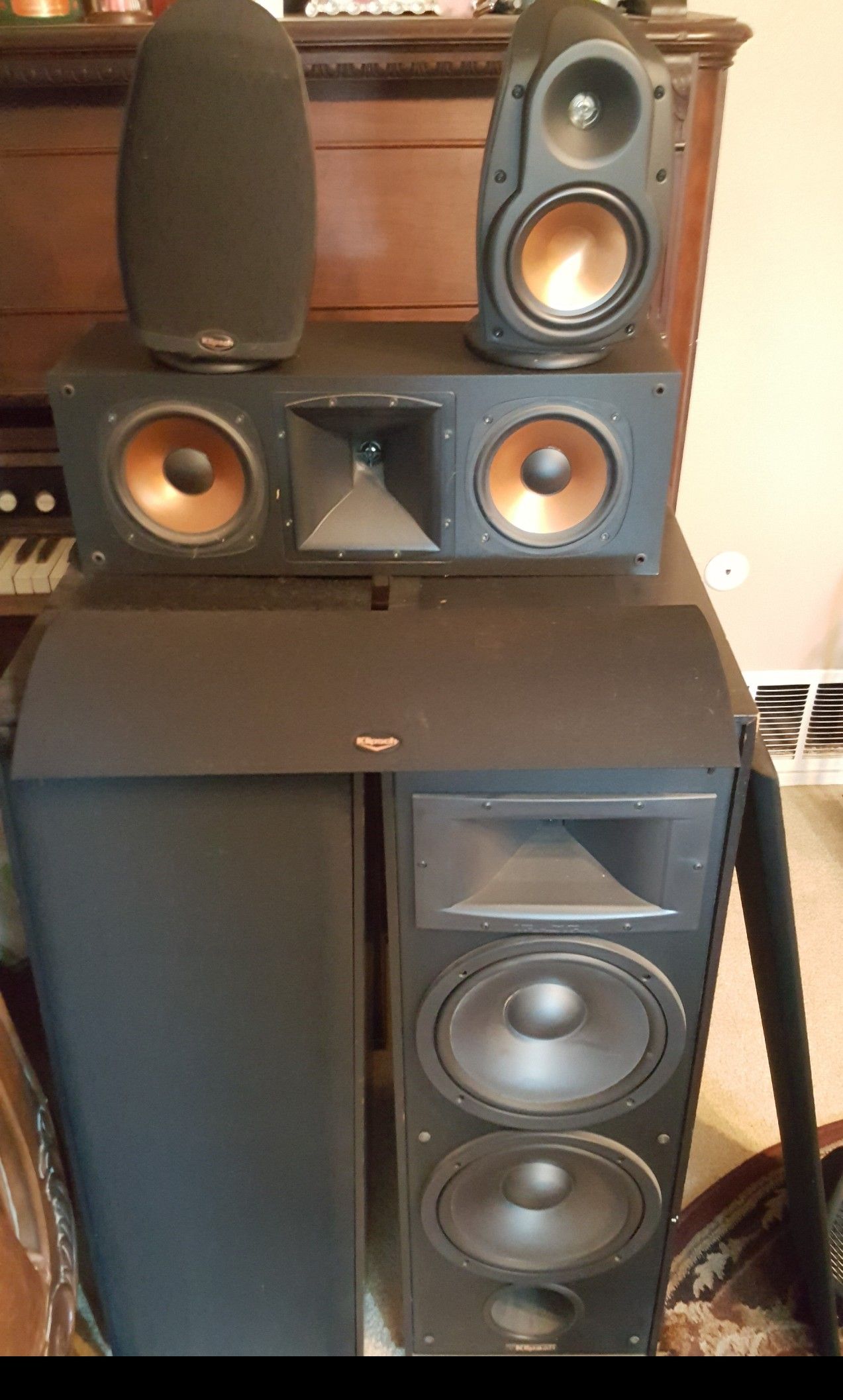 Yamaha surround sound. Klipsch speakers