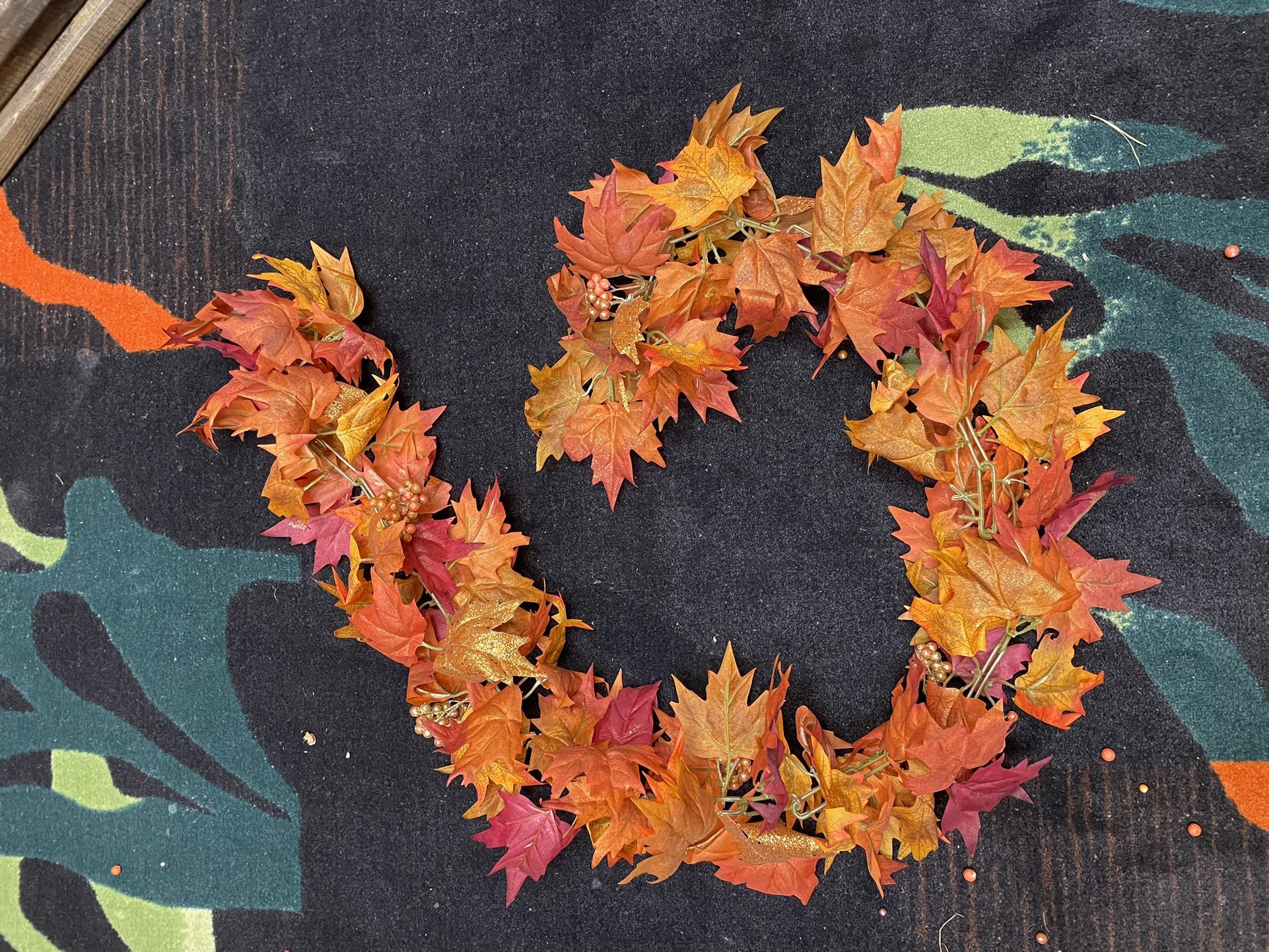 Glitter Leaf Strand