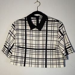 crop top with line pattern