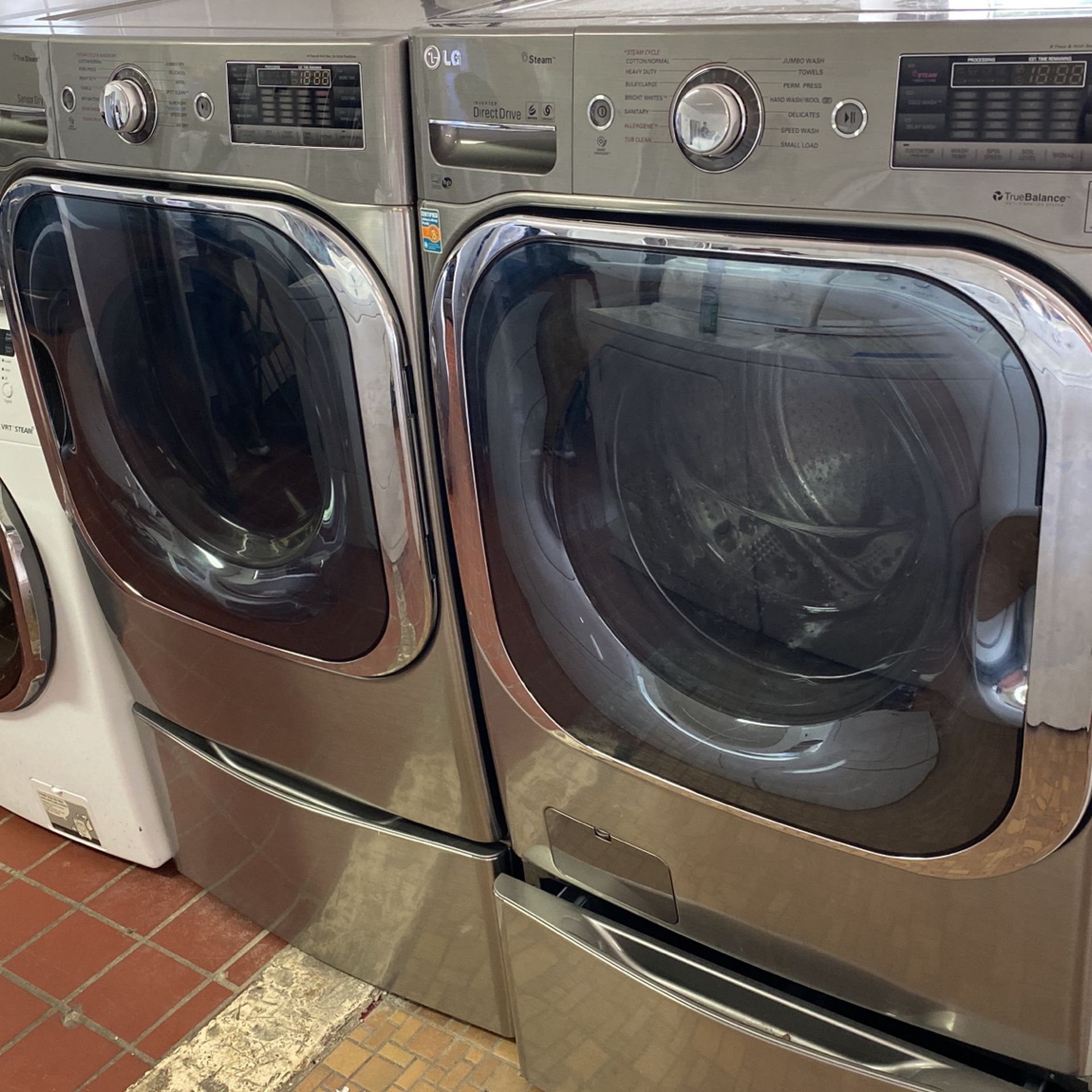 LG FRONT LOADERS ON PEDESTAL 1 Year Warranty